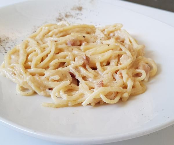 Espaguetis con salsa carbonara