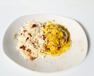 Pollo al estilo marroquí con arroz y pasas